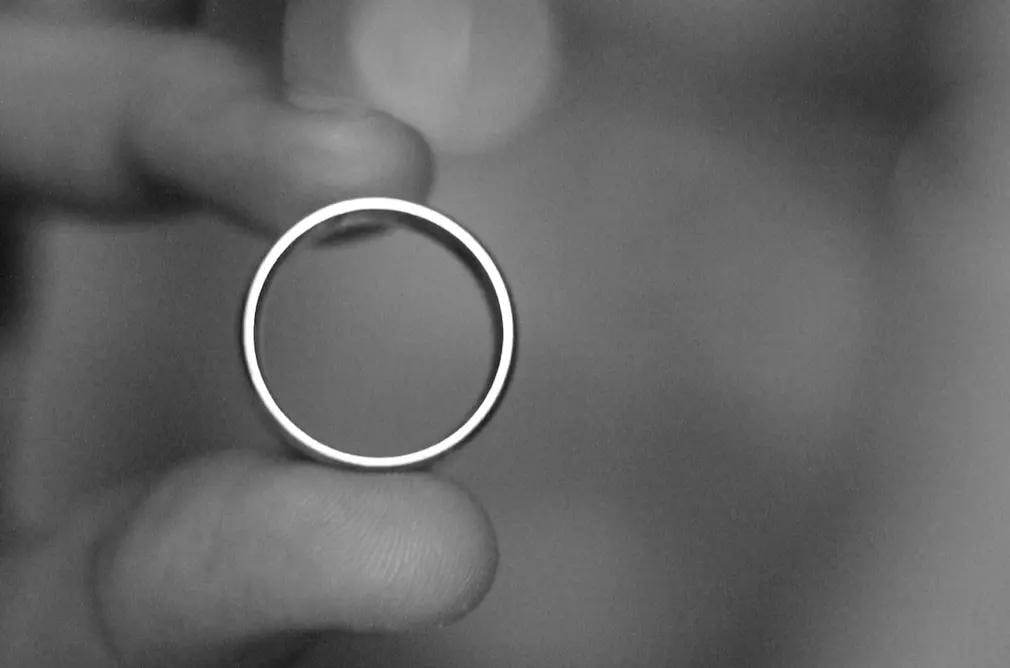 Black & white picture of a ring from Unsplash